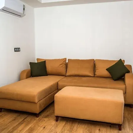 Laila Hotel
